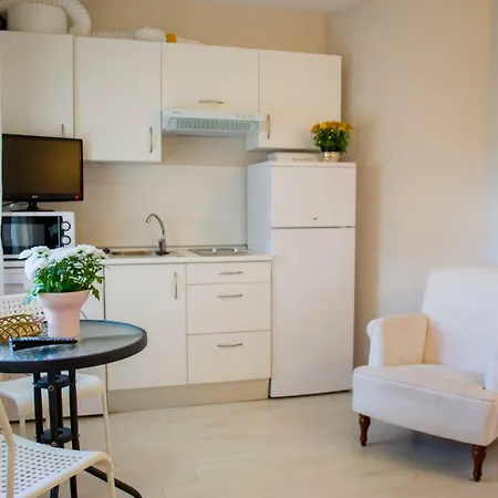 Apartment Entrepinares Malaga